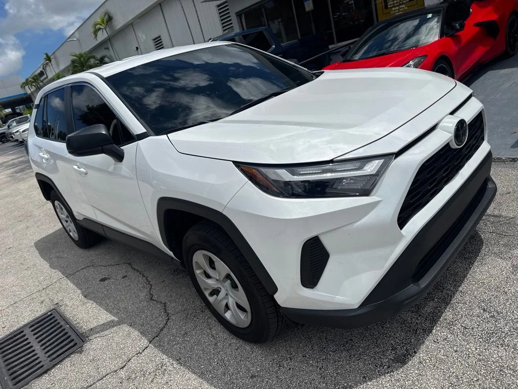 Used 2025 Ice Toyota LE image 2