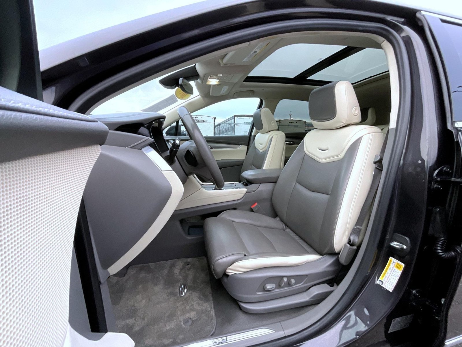 2017 Cadillac XT5 Premium Luxury - Photo 10