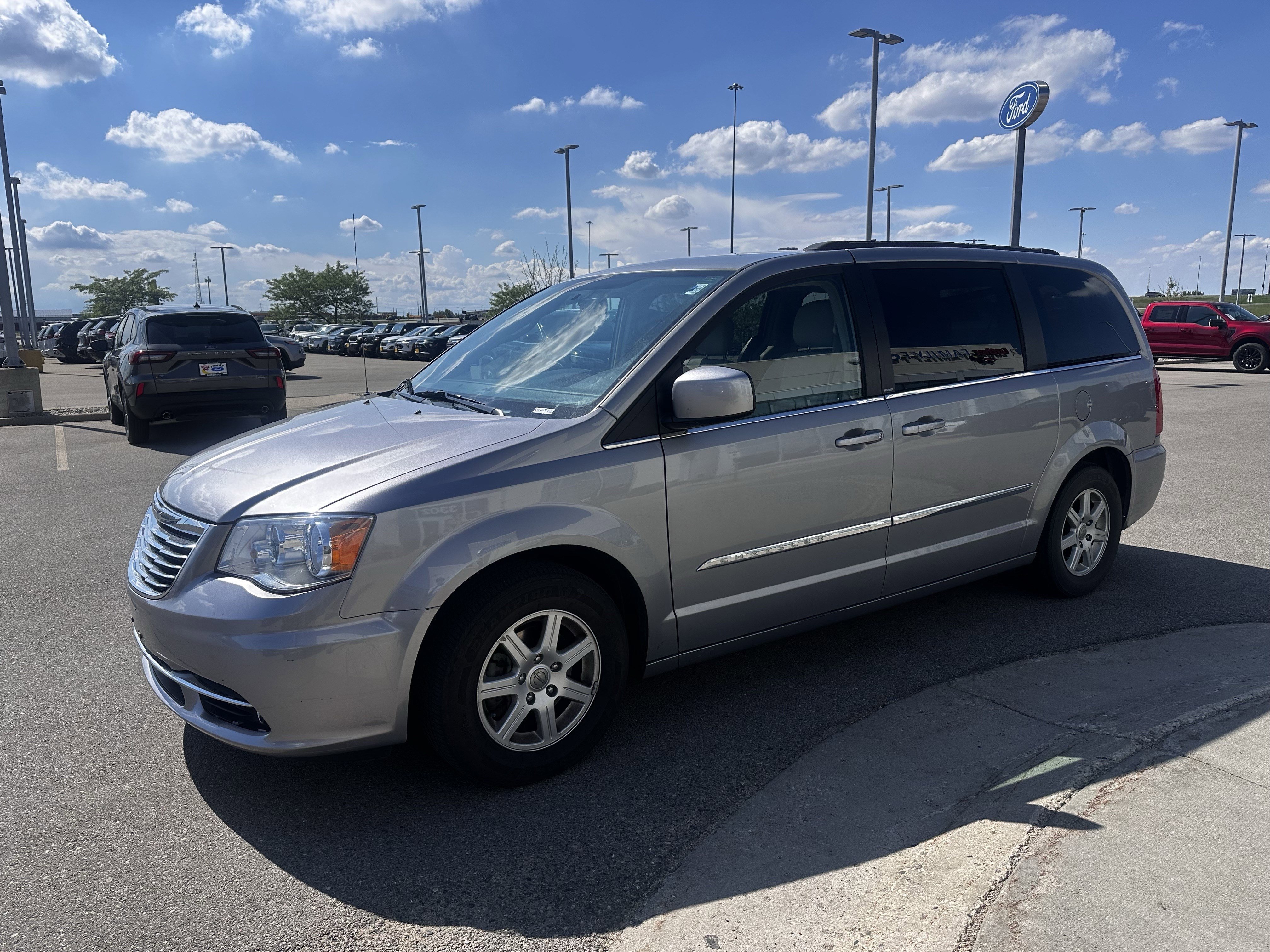 Used 2013 Billet Clearcoat Metallic Chrysler Touring image 2