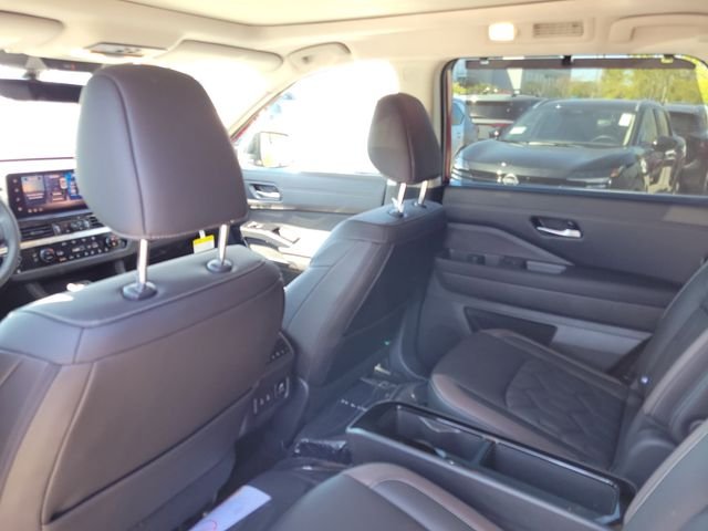 New 2026 Nissan Pathfinder Platinum