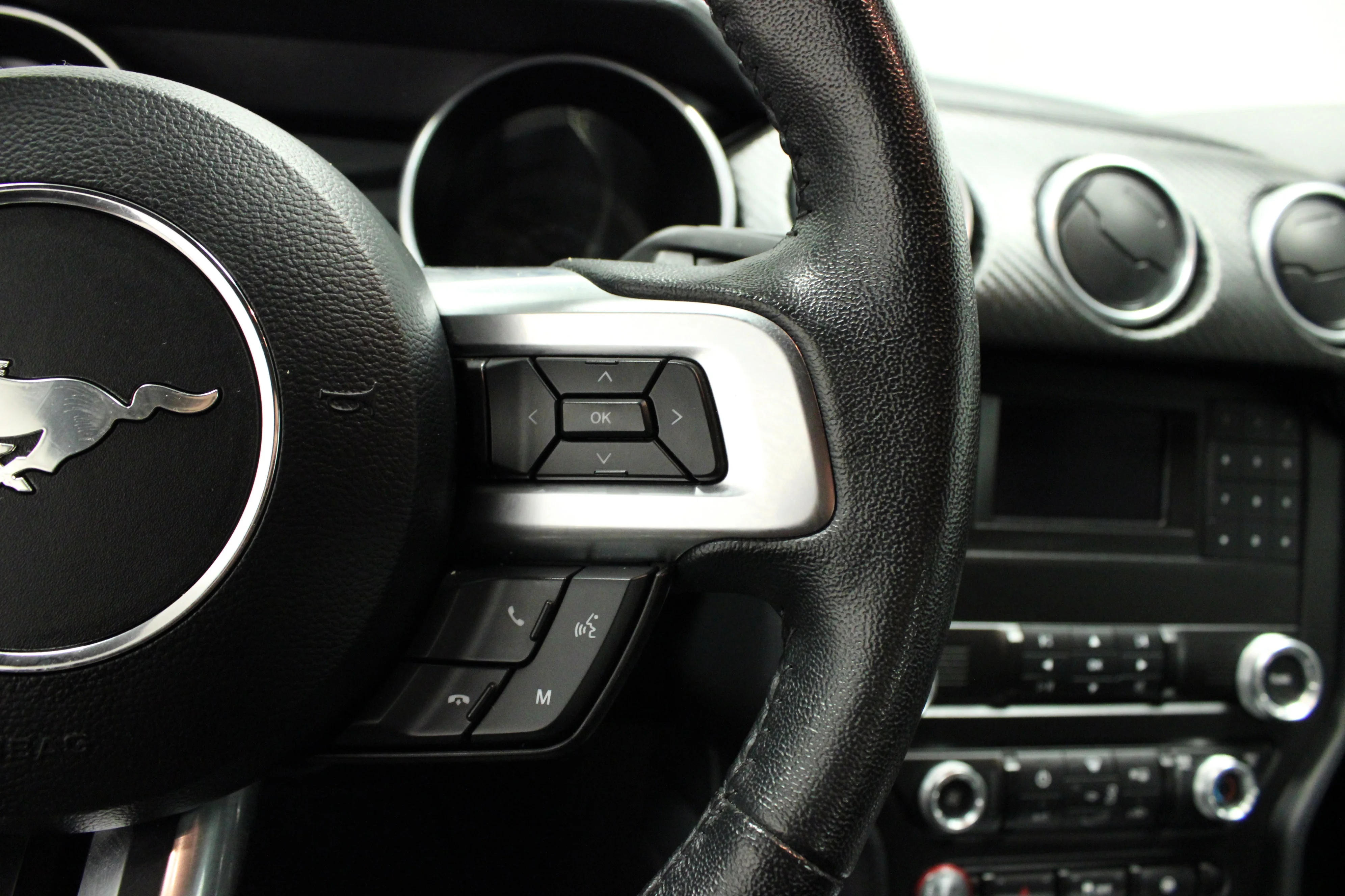 2022 Ford Mustang EcoBoost - Photo 21