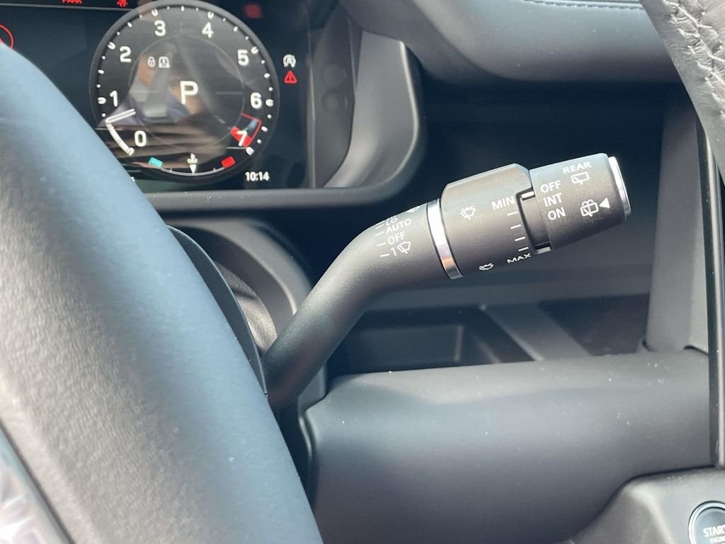 New 2026 Fuji White Land Rover X-Dynamic SE image 30