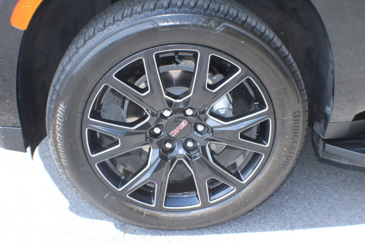 Certified Used 2024 Onyx Black GMC SLT image 5