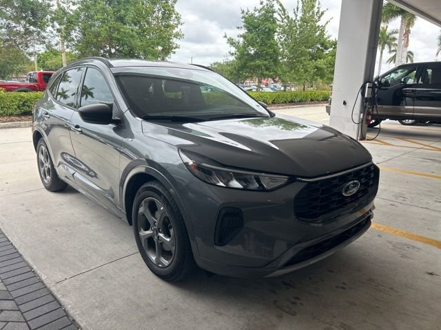 Used 2023 Carbonized Gray Metallic Ford ST-Line image 3