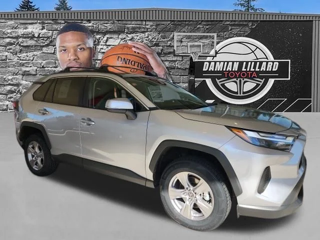 2023 Toyota RAV4 XLE AWD's photo