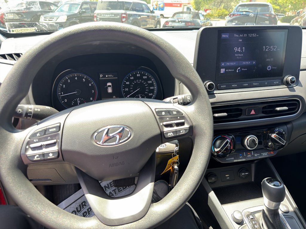 Used 2022 Pulse Red Hyundai SE image 10