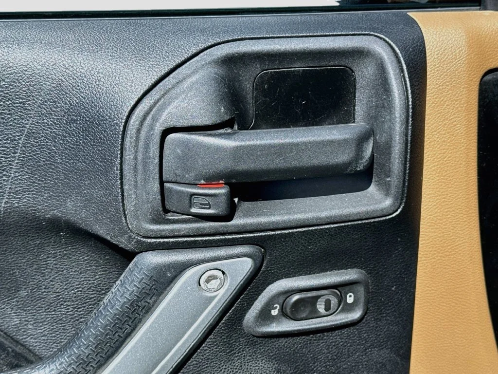 Used 2014 Black Jeep Unlimited Rubicon image 19