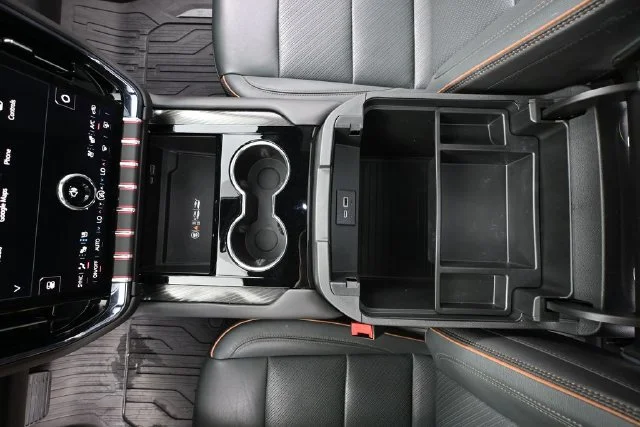 Used 2025 Silver GMC AT4 image 31