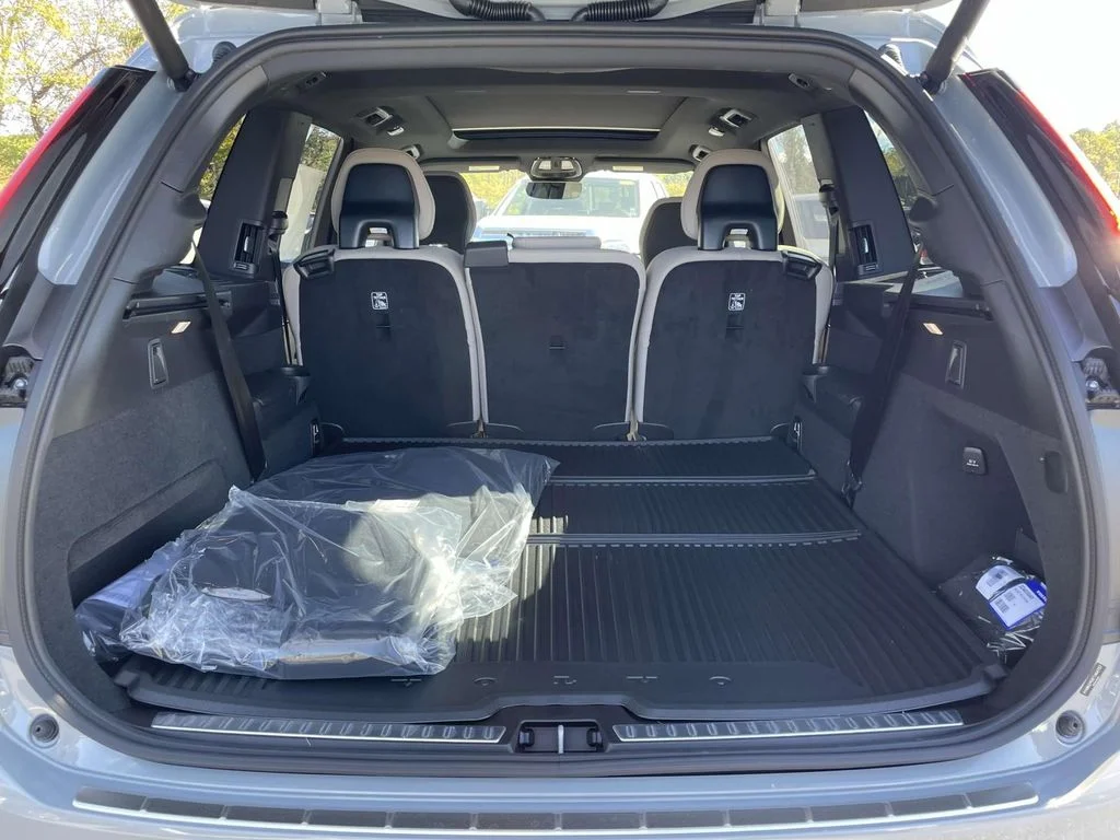 2026 Volvo XC90 Plus - Photo 31