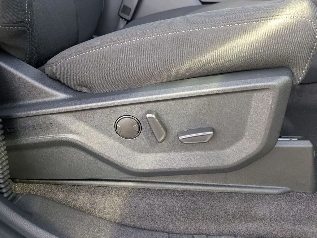 New 2026 Carbonized Gray Metallic Ford XLT image 47