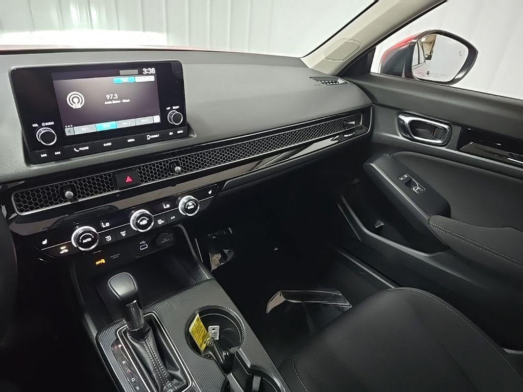 Used 2024  Honda EX image 27