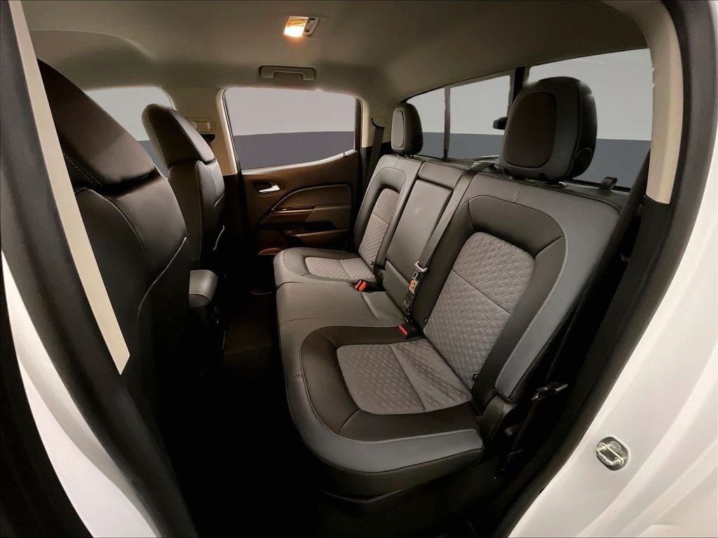 Used 2022 White Chevrolet Z71 image 31