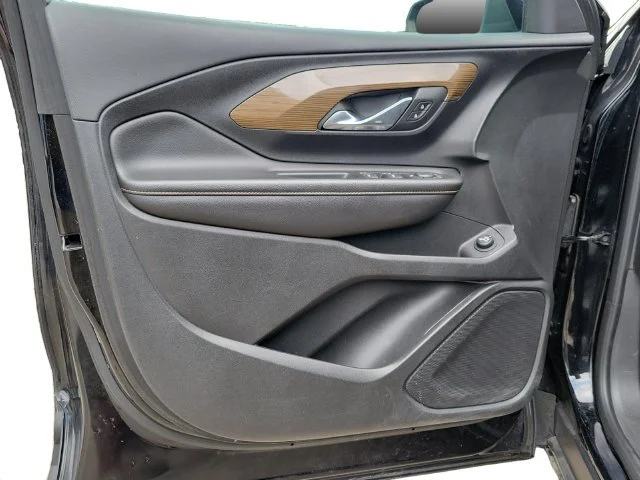 Used 2019 EBONY TWILIGHT METALLIC GMC SLE image 8