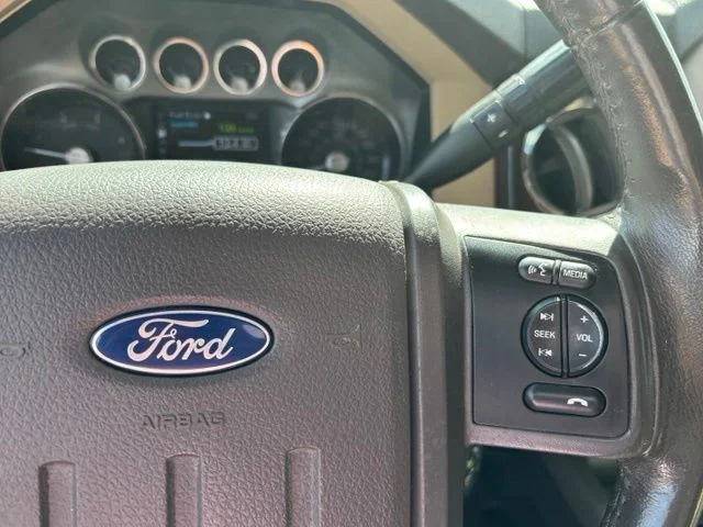 Used 2015  Ford Lariat image 27
