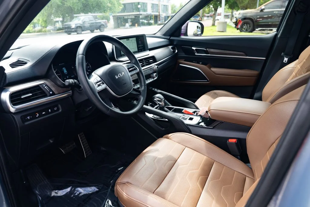 Used 2022 Silver Kia SX image 21