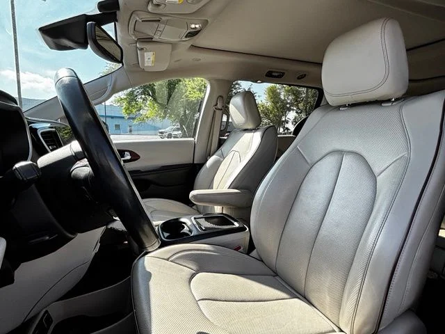 2020 Chrysler Pacifica Limited - Photo 9