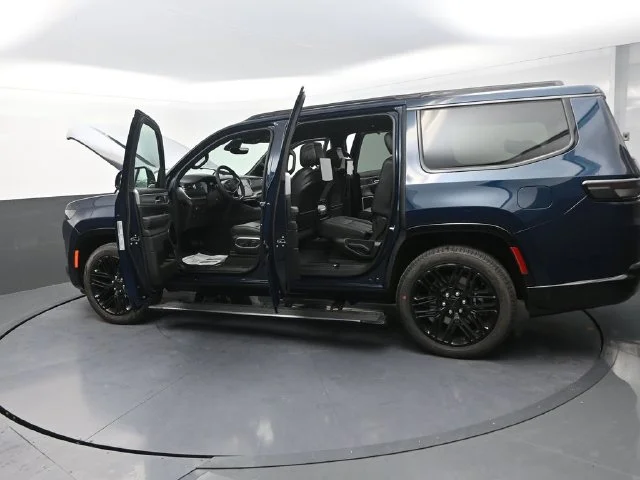 New 2026 Fathom Blue Pearl-Coat Exterior Paint Jeep Limited Reserve image 33