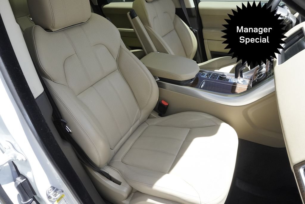Used 2016 White Land Rover 3.0L V6 Supercharged HSE image 24