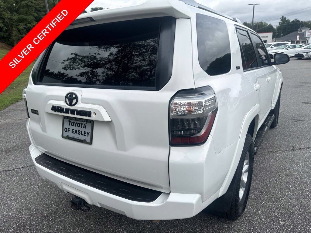 Used 2017 Super White Toyota SR5 image 7