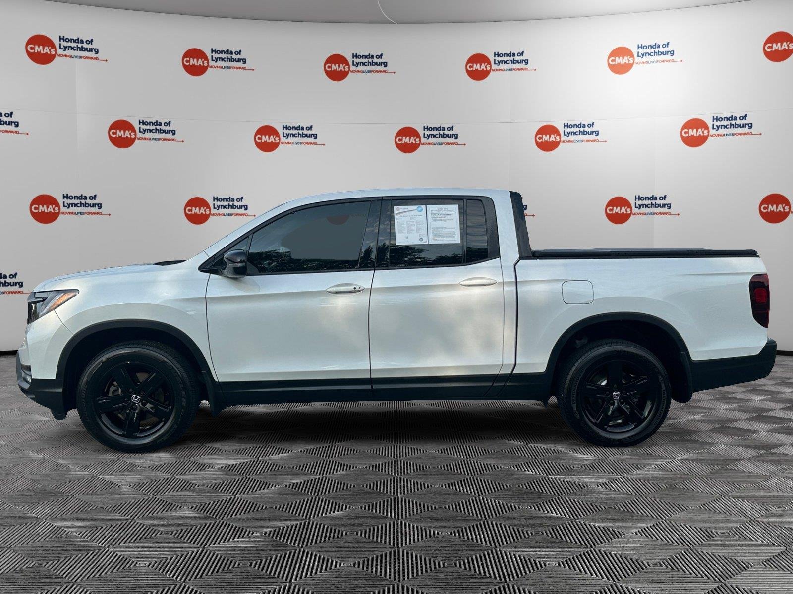 Used 2023 Platinum White Pearl Honda Black Edition image 2
