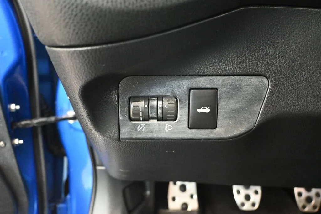 Used 2016 Blue Subaru Limited image 21