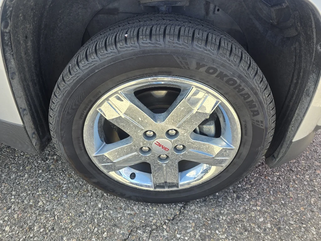 Used 2013 Quicksilver Metallic GMC SLT image 21