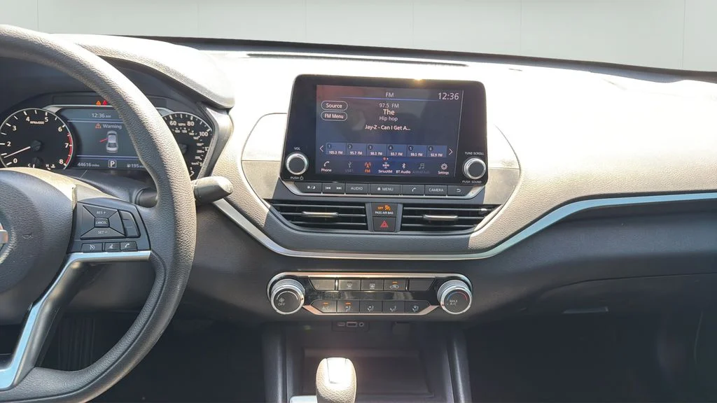 Used 2022 Gray Nissan 2.5 SV image 23