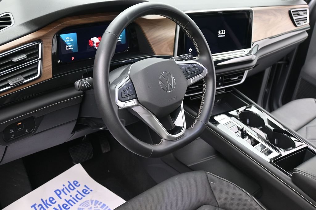 Used 2026  Volkswagen SE w/Technology image 15
