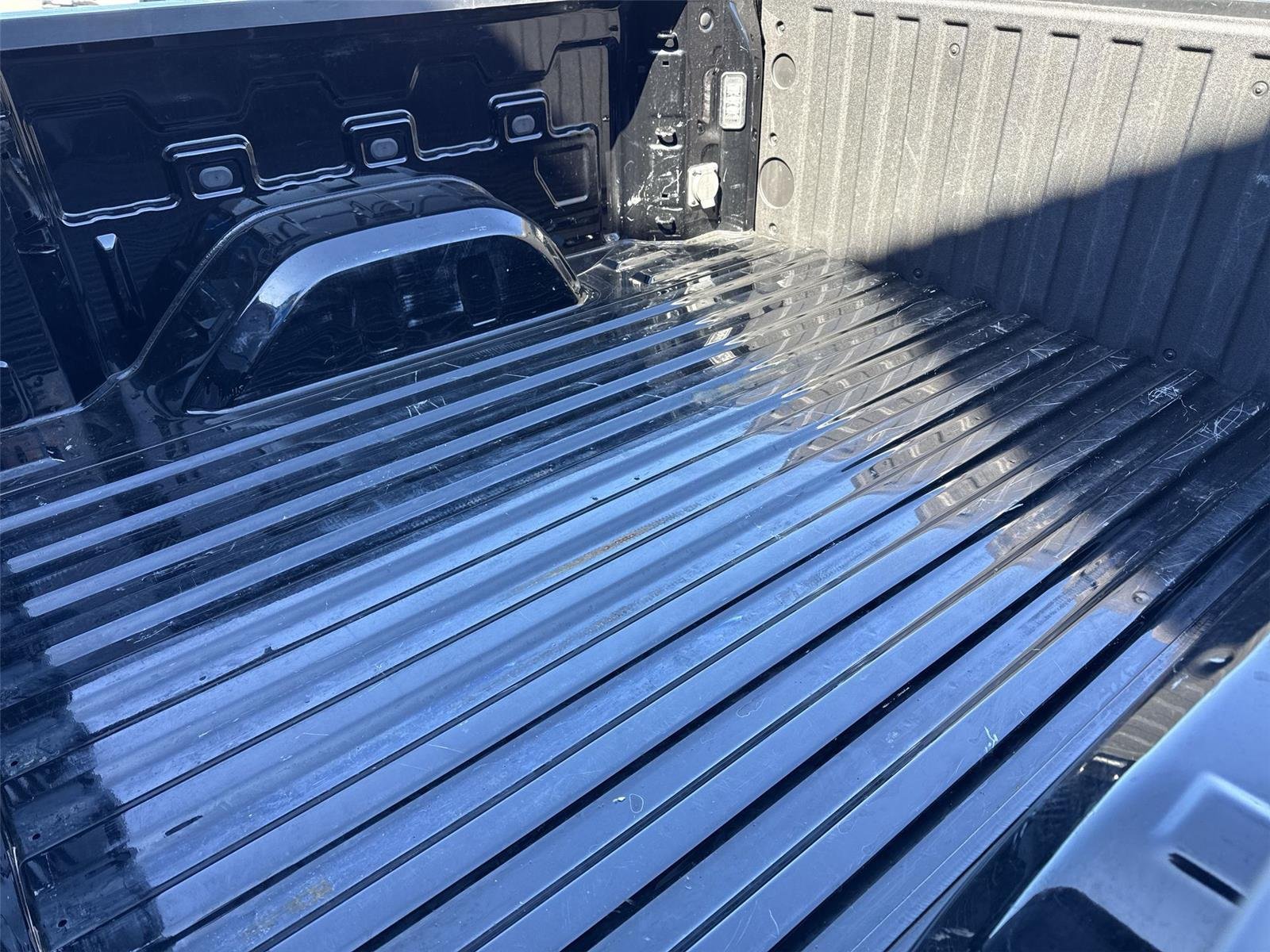 2025 Chevrolet Silverado 1500 LT - Photo 31