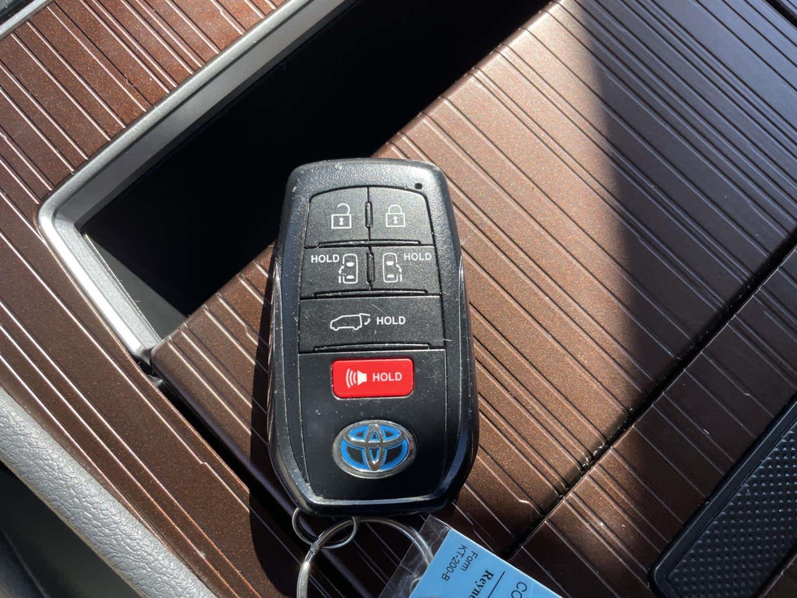 Used 2023 Wind Chill Pearl Toyota XLE image 4