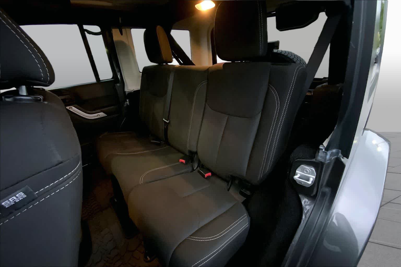Used 2017 Granite Crystal Met. Clear Coat Jeep Sahara image 20