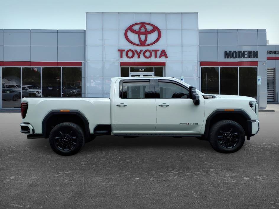 Used 2025 Summit White GMC AT4 image 9