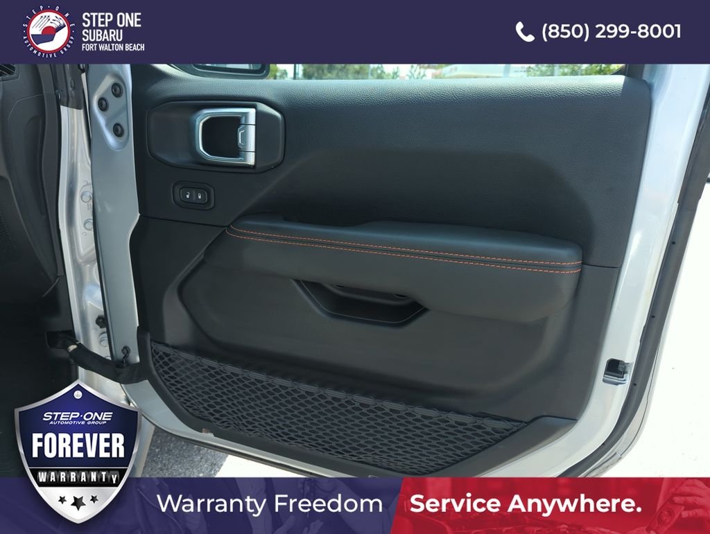 Used 2023 Silver Jeep Mojave image 31