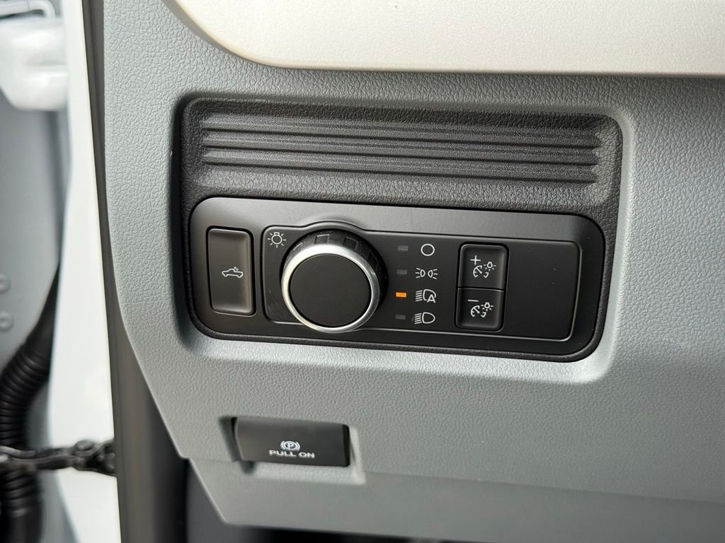 New 2026 Oxford White Ford F-250® XL image 13