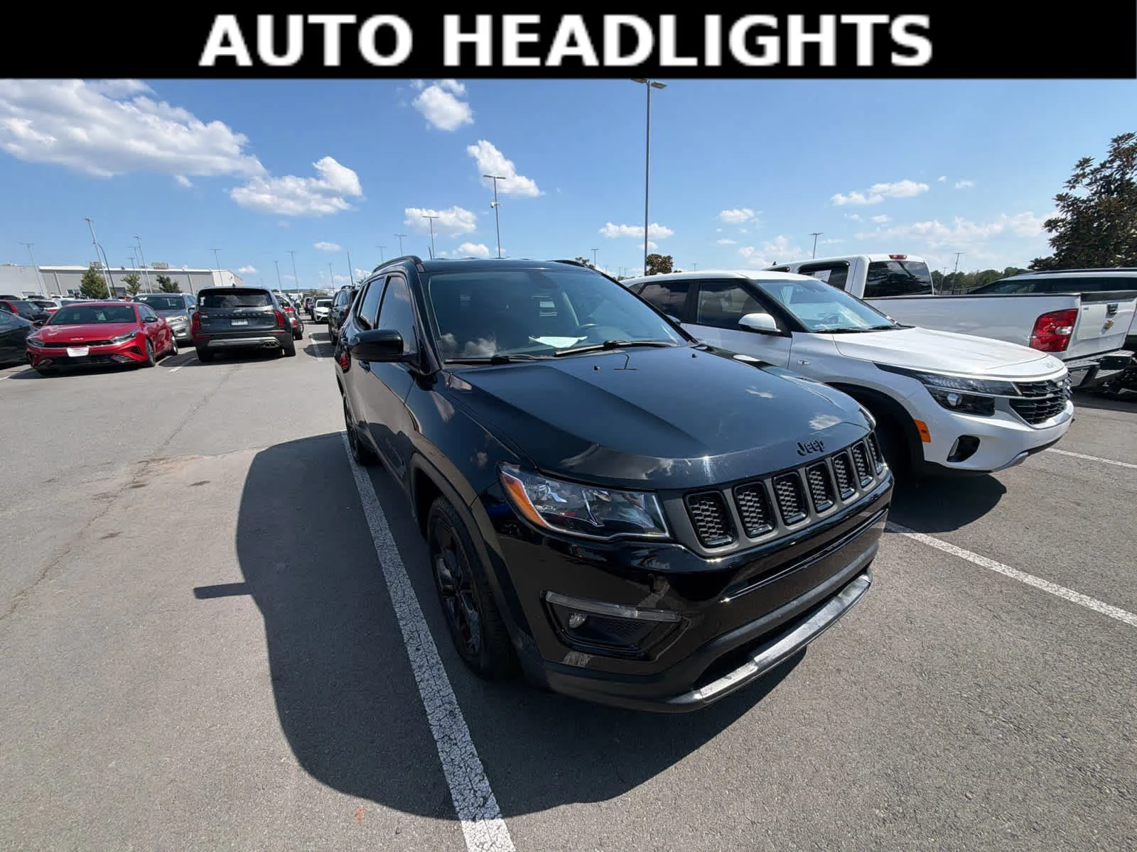 Used 2019 Diamond Black Crystal Pearlcoat Jeep Altitude image 3