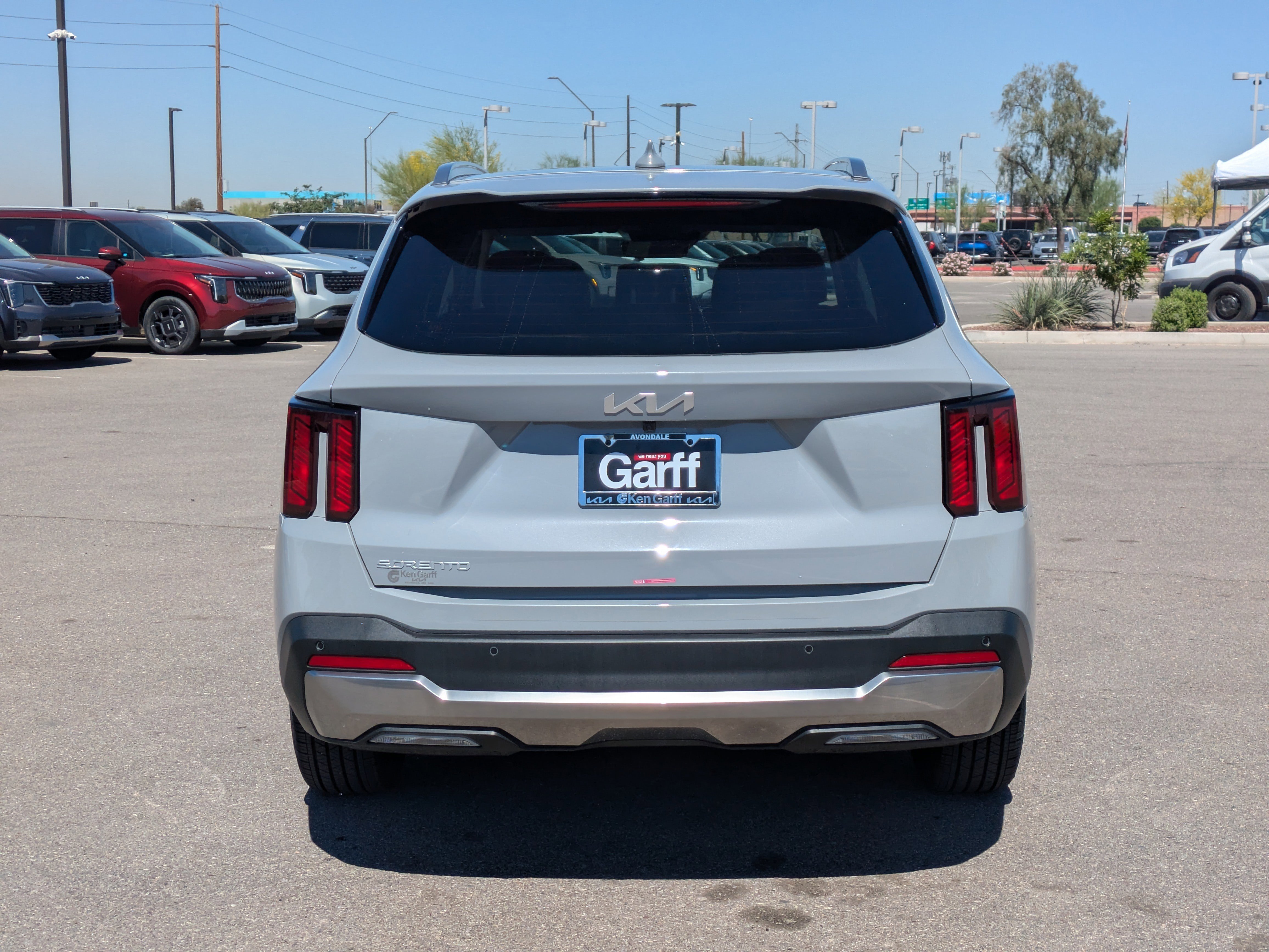 2025 Kia Sorento S - Photo 4