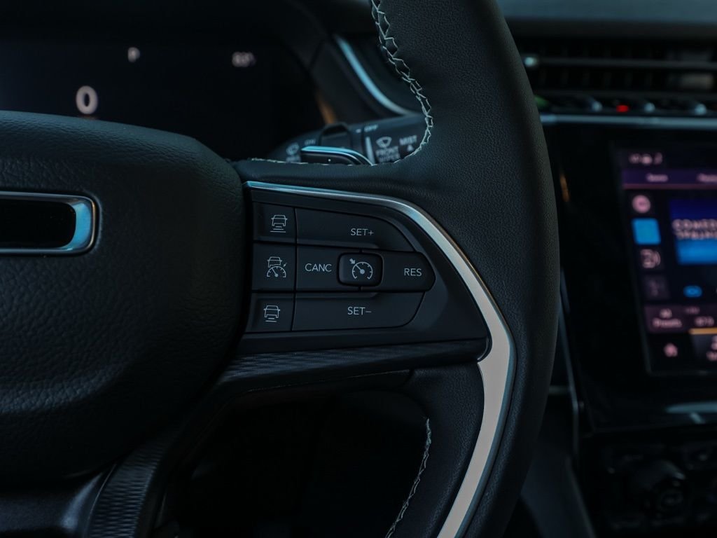 New 2026 Baltic Gray Metallic Clear-Coat Exterior Paint Jeep Laredo image 26