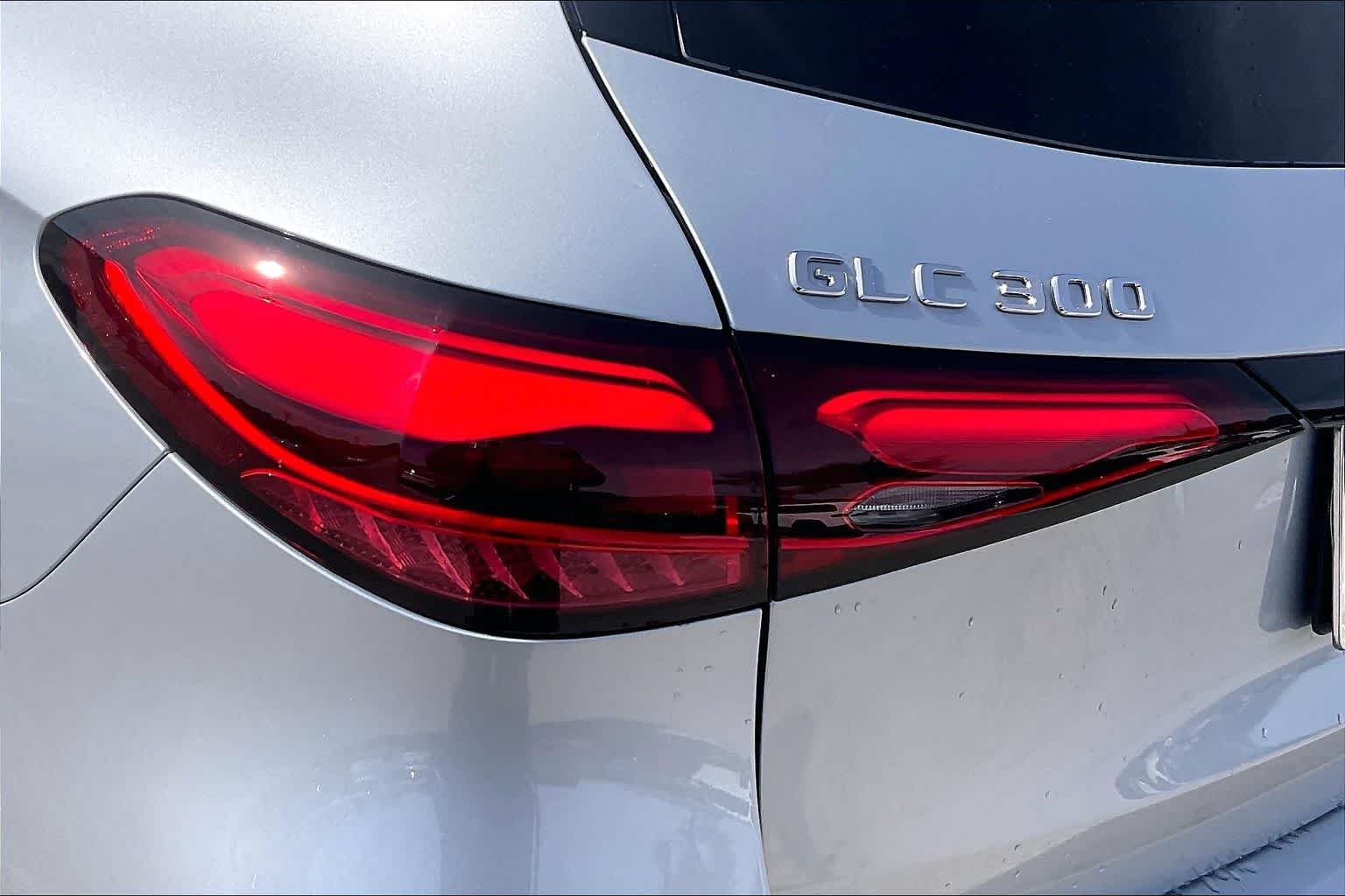 New 2026 Cirrus Silver Metallic Mercedes-Benz GLC 300 image 5