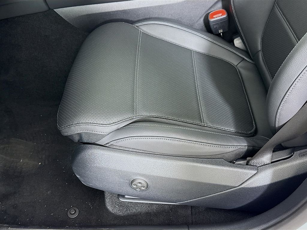 Certified Used 2026 White Mercedes-Benz GLC 300 image 20