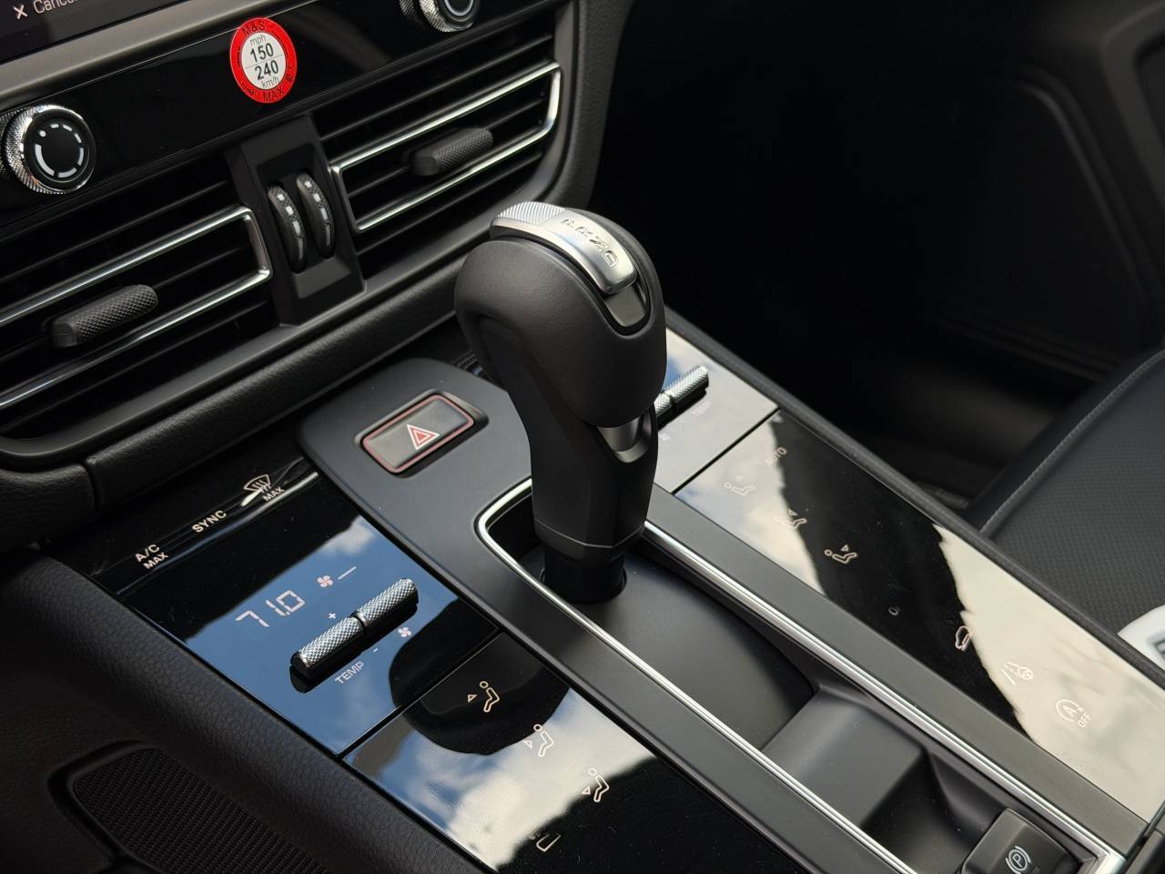 2026 Porsche Macan GTS - Photo 24