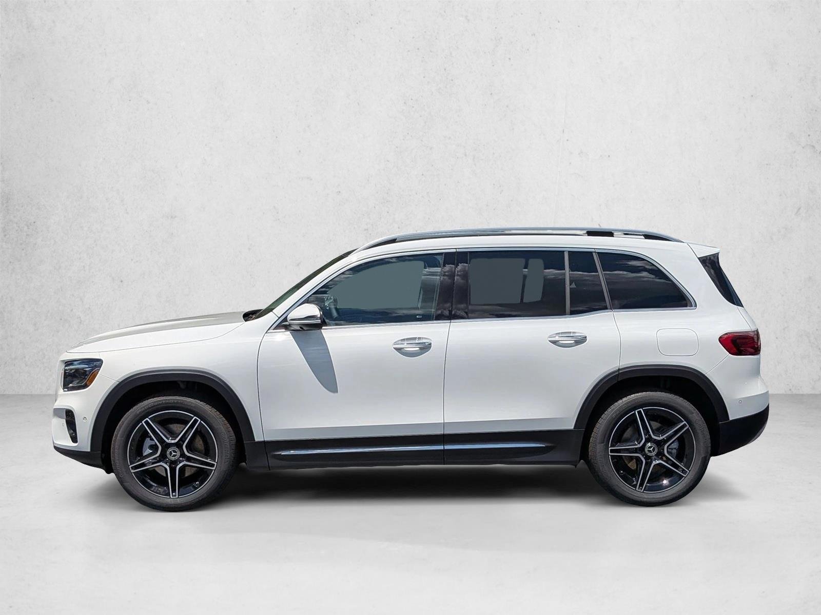 New 2026 Polar White Mercedes-Benz GLB250 image 5