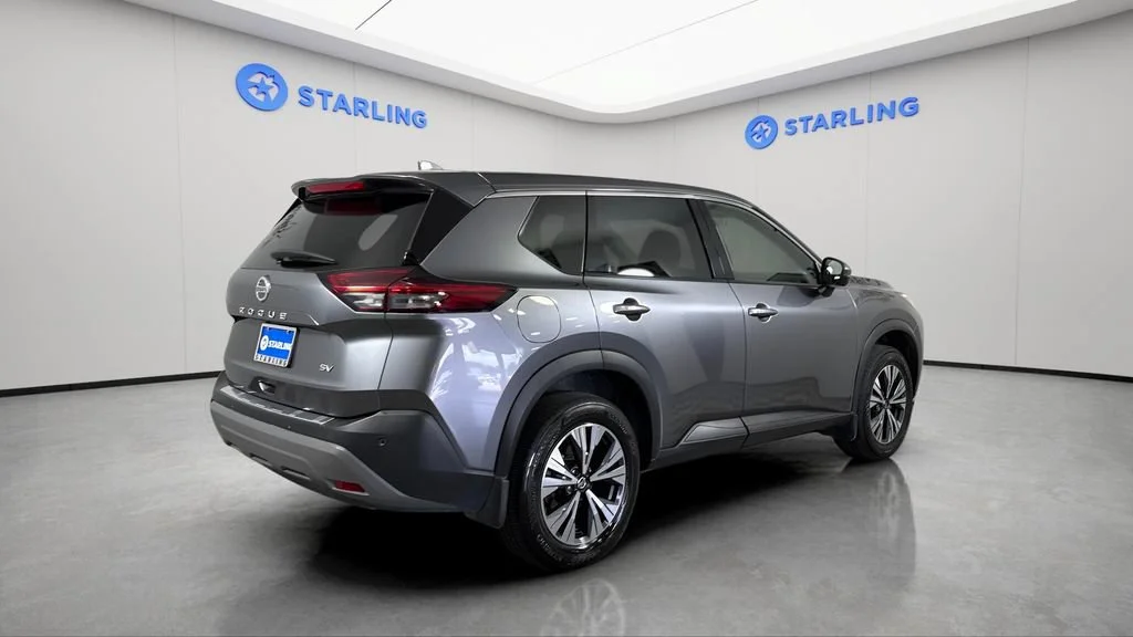 Used 2021 Gray Nissan SV FWD image 9