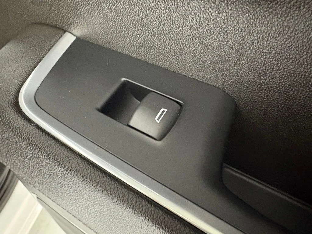 Used 2023 White GMC Elevation image 20