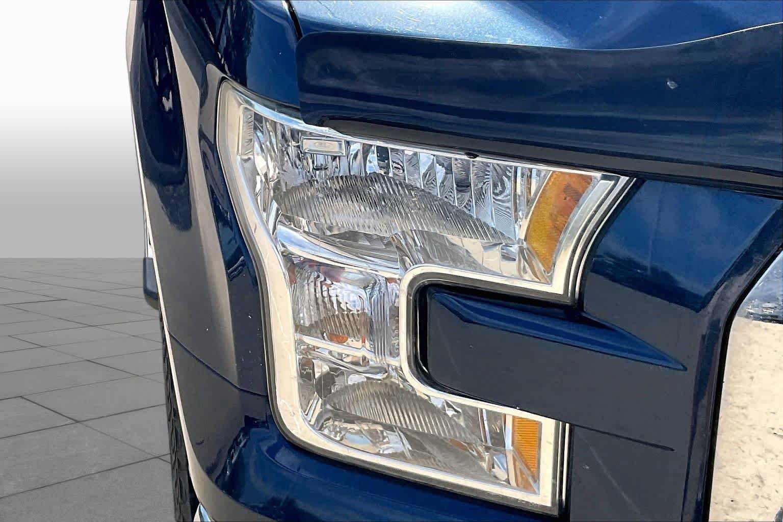 Used 2017 Blue Jeans Metallic Ford XLT image 28