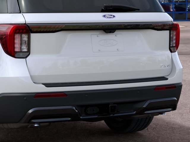New 2027 Star White Metallic Tri-Coat Ford ST-Line image 23