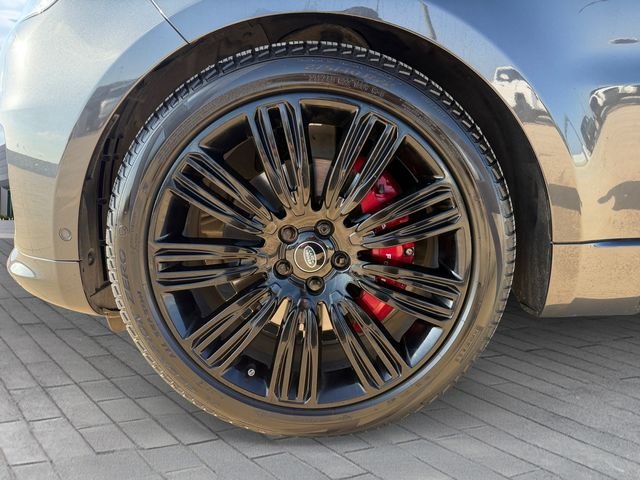 Used 2022 Gray Land Rover Autobiography image 9