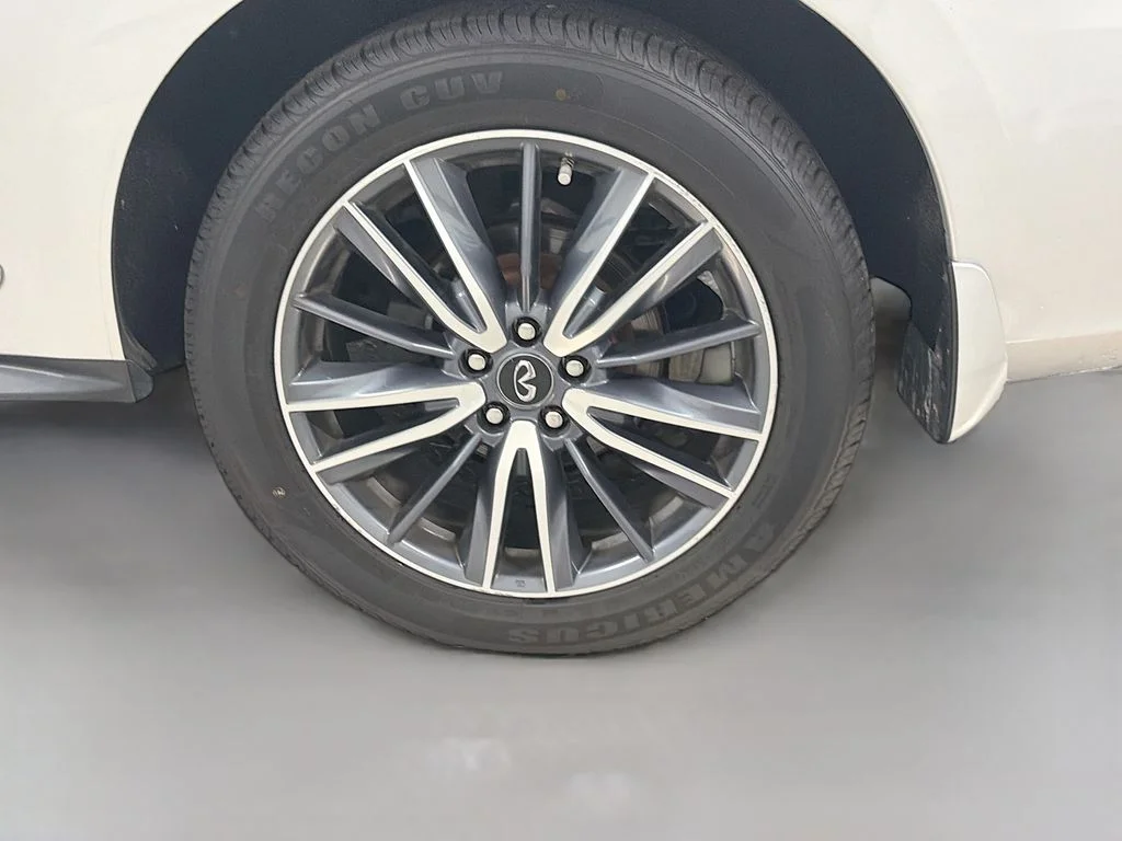 Used 2019 Liquid Platinum INFINITI LUXE image 35
