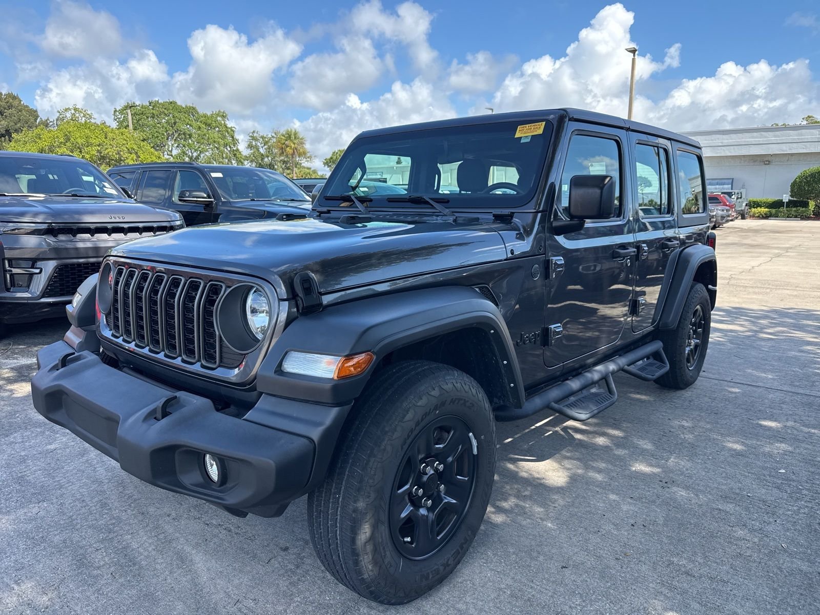 2024 Jeep Wrangler Sport's photo