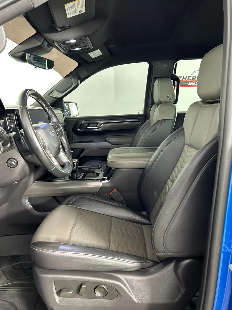Used 2024 Blue Chevrolet ZR2 image 13