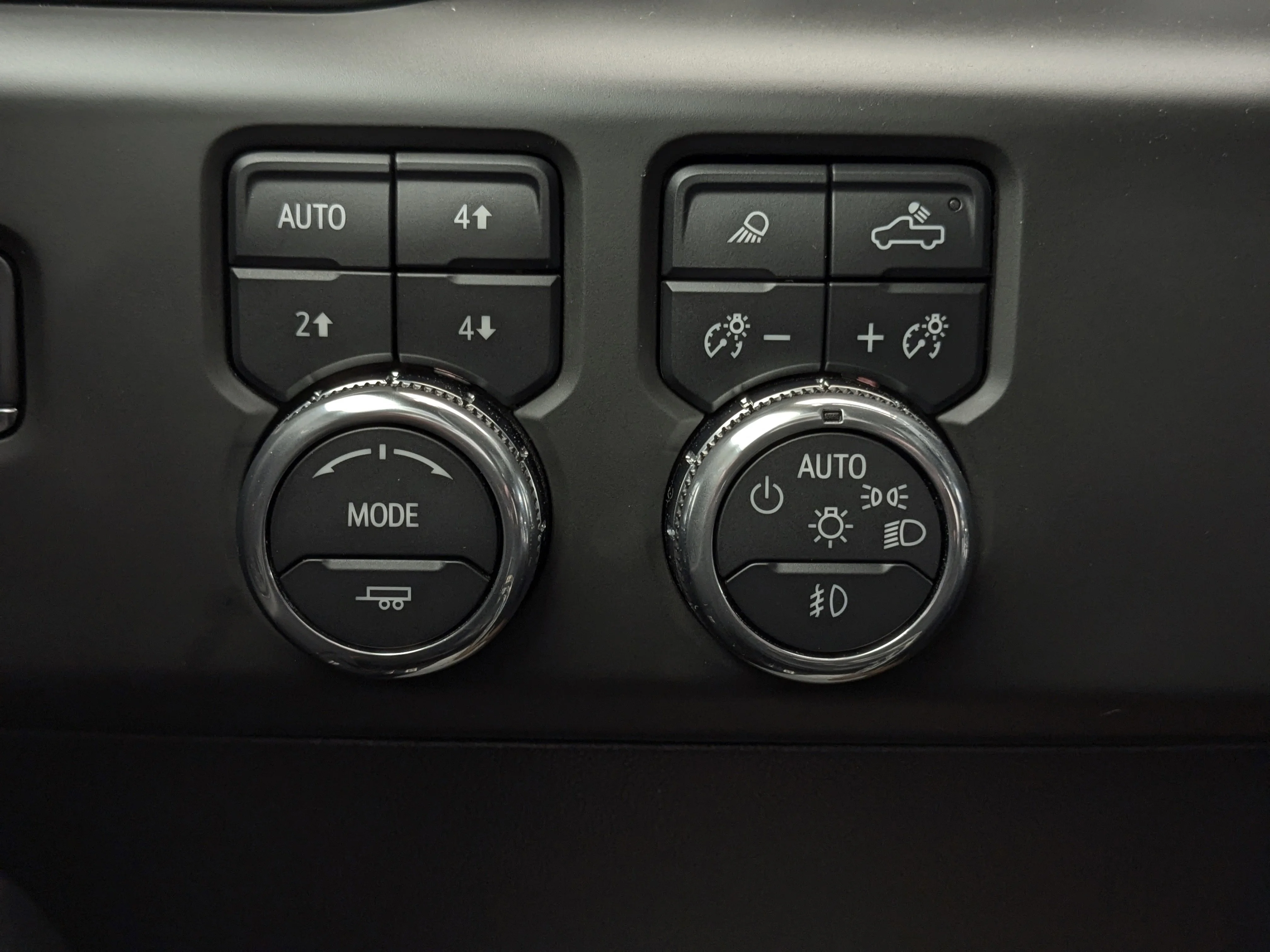 Used 2025 Grey GMC AT4 - - 2Lift - X31 Pkg - AT4 Premium Pkg - Sunroof - Leather image 23